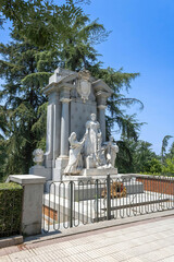 Fototapeta na wymiar Monument to Infanta Isabel de Borbón 