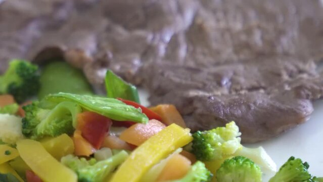 Comida saludable Bisteck con verduras