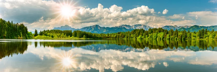 Fototapete Rund Panorama Landschaft und Natur mit See und Berge © Wolfilser
