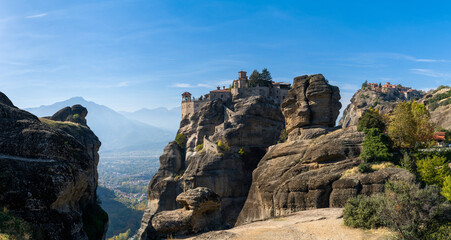 Fototapeta na wymiar landscape of the Meteora rock formations with Varlaam and Great Meteoro monasteries in view