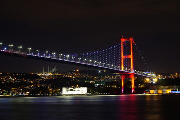 Fototapeta na wymiar bosphorus bridge at night