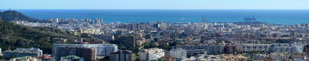 Fototapeta na wymiar Panorámica de Malaga desde la Cerro Atalaya, Puerto de la Torre, Malaga, Andalucia, España