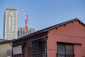 新旧が折り重なる都市風景