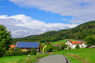 Dorf in Franken mit Solardächern