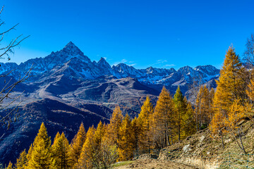 Tutto l'oro del Monviso. Ostana uno dei borghi più belli d'Italia