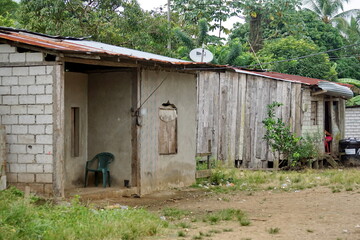 Fototapeta na wymiar Houses in the village of Pampa de Oro, Esmereldas, Ecuador