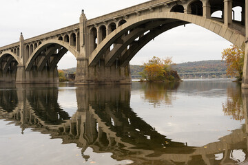 Fototapeta premium October 23, 2022 - Columbia, Pennsylvania - Veterans Memorial Bridge