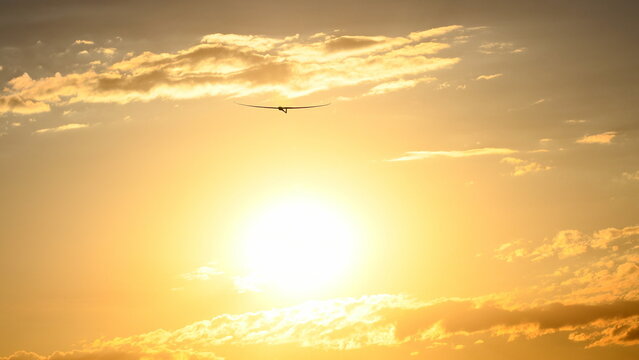 Le planeur sous le soleil