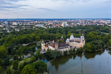 Fototapeta na wymiar castle in Budapest city Center