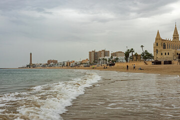 a gray day at La Regla beach in chipiona © alexbuess