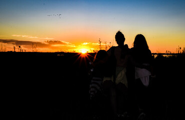 atardecer con sol amanecer cielo