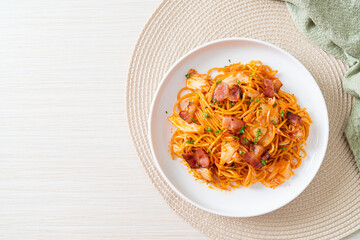 stir-fried spaghetti with kimchi and bacon