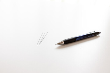 シャープペンシルと黒い芯
