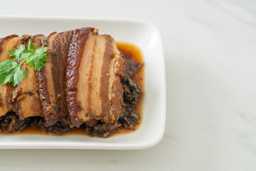 Steam Belly Pork With Swatow Mustard Cubbage Recipes or Mei Cai Kou Rou