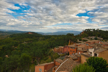 Fototapeta premium Ockerdorf Roussillon in der Provence