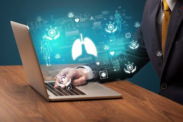 hand browsing on the internet for medical issues