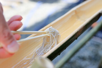流しそうめん