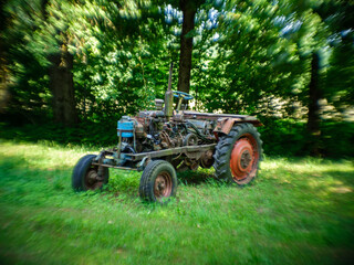 Naklejka premium old rusty tractor details and closeups