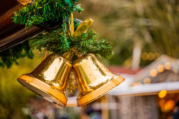Goldene Glocken am Weihnachtsmarkt