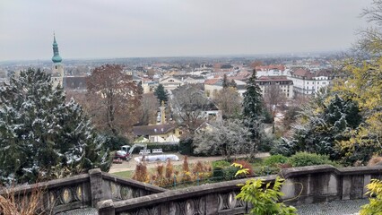 Fototapeta na wymiar Winterbeginn in der Kurstadt Baden bei Wien