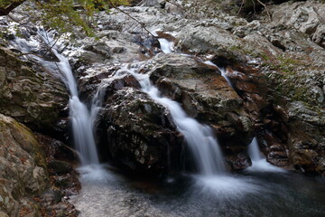 滑床渓谷　三筋の滝　秋　（愛媛県　松野町）