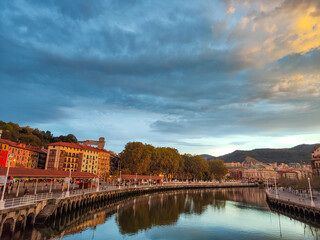 Fototapeta premium arno river at sunset
