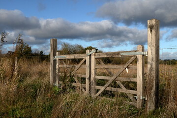 Fototapeta premium wooden gate in a rural environment