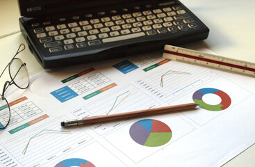 financial marketing report, balance calculation