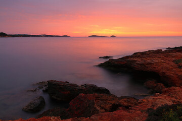 Obraz premium Sunrise at Bombay Beach, Santa Eulalia, Ibiza, Balearic Islands, Spain, Europe.