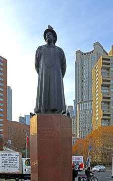 Statue Of Lin Zexu, Chatham Square In Chinatown, Manhattan, New York City