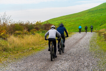 Ruhrgebiet: Mountain Biker auf der Halde Hoheward