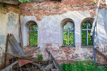 Fototapeta premium interior of an old abandoned temple
