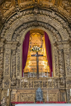 Interior of Vera Cruz Church (Igreja Paroquial de Vera Cruz, from 1606). Aveiro, Portugal. APRIL 20, 2017.