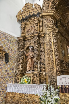 Interior of Vera Cruz Church (Igreja Paroquial de Vera Cruz, from 1606). Aveiro, Portugal. APRIL 20, 2017.