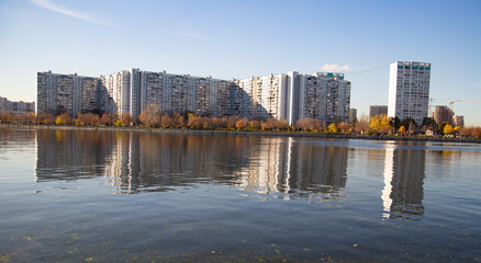 Obraz premium buildings reflected in Moscow river