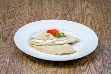 pancake with cream and strawberry