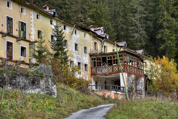 Wildbad, Prags, Pragsertal, Altprags, Bad Altprags, Hotel, Wildbad Altprags, Sanatorium, Lost Place, Urbex, Urban Exploring, geschlossen, aufgelassen, Kaiserzeit, Monarchie, Südtirol, Bad, Badekultur,