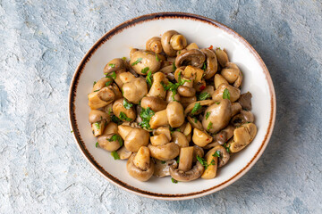 Saute delicious mushrooms (Turkish name; Mantar sote)