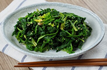 한국의 전통음식 시금치 나물