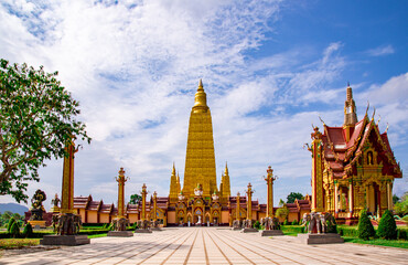Naklejka premium Wat MahaThat Wachira mongkol in Krabi, Thailand
