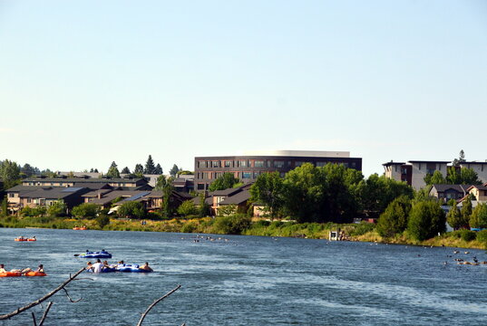Panorama at the Deschutes River in the Town Bend, Oregon