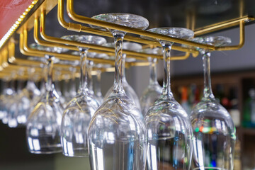 バー・グラス