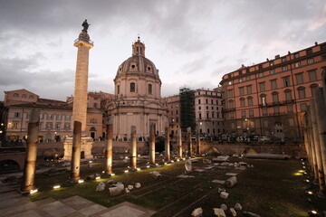Obraz premium roman forum at dusk