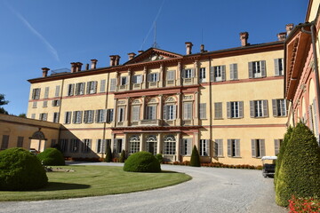 Fototapeta na wymiar villa risorgimentale