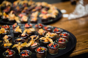 Kleine Deserts im Glas