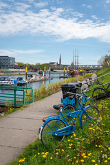 Fahrr&auml;der am Hohentorshafen. 