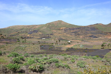 Fototapeta na wymiar View on a mountain in the Chinijo Archipelago Natural Park to Fuerteventura