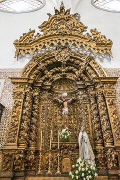 Interior of Vera Cruz Church (Igreja Paroquial de Vera Cruz, from 1606). Aveiro, Portugal. APRIL 20, 2017.