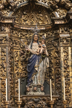 Interior of Vera Cruz Church (Igreja Paroquial de Vera Cruz, from 1606). Aveiro, Portugal. APRIL 20, 2017.