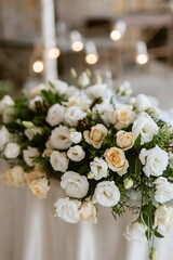 elegant wedding decorations made of natural flowers